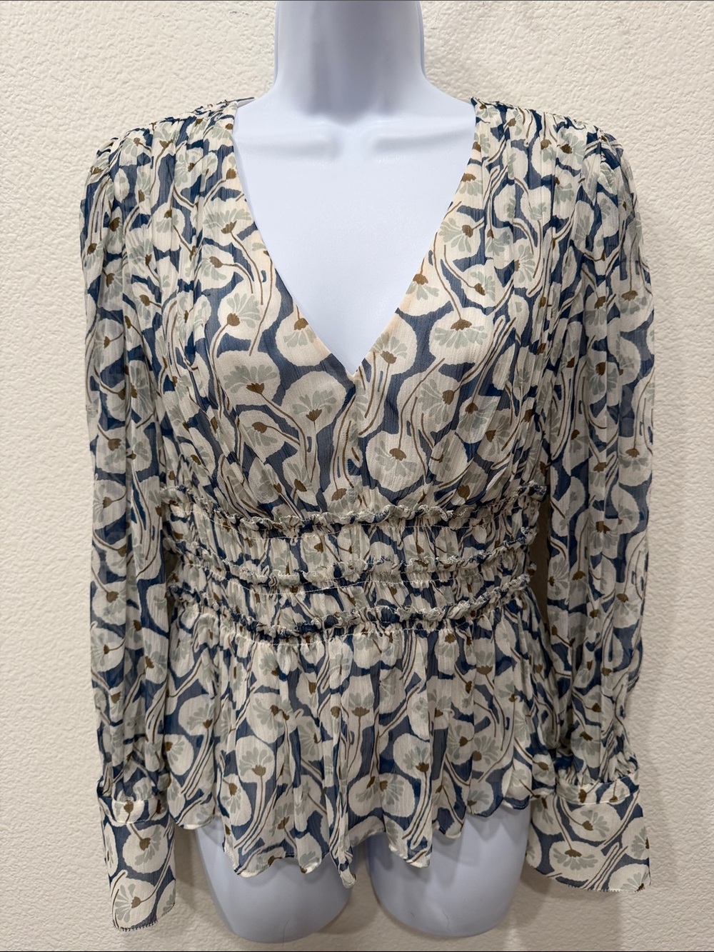 REBECCA TAYLOR - Blue and Cream Floral Smocked V-Neck Blouse   SIZE 2